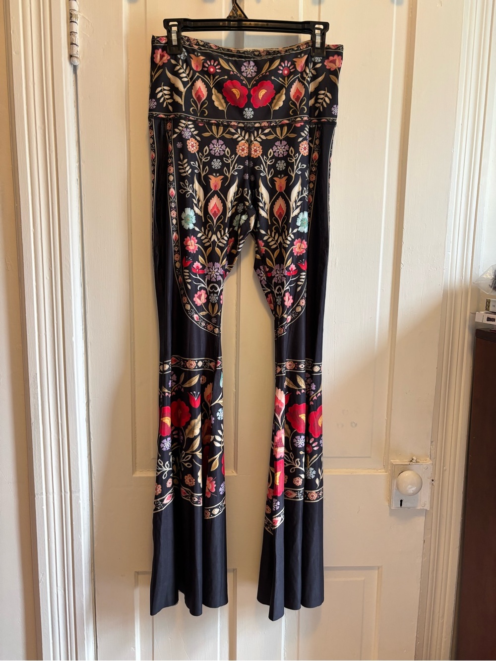 Yoga Democracy Rustica Bell Bottoms Size Large - Picture 2 of 6